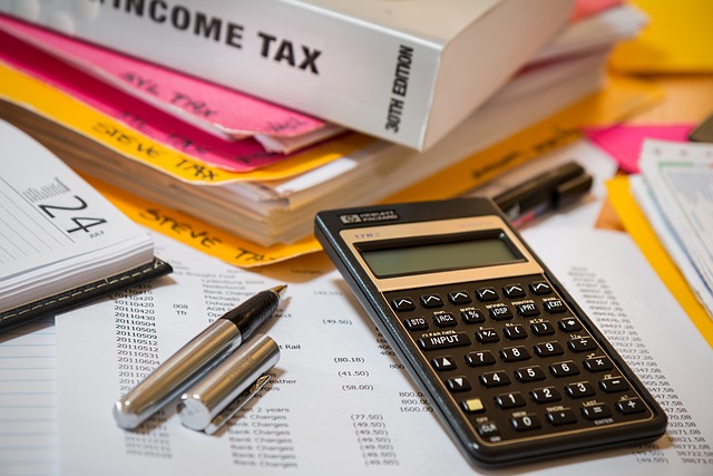 Fixed vs. Adjustable-Rate Mortgages: Which One Saves You More Money?